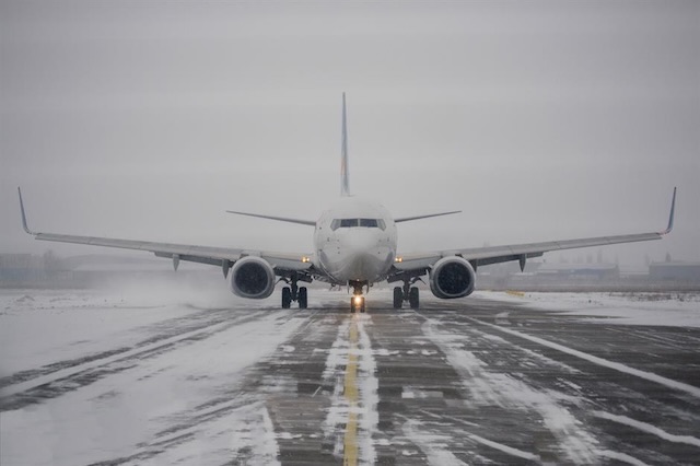 Plane flying in on a winter day, make sure if you have a winter cruise to fly in even earlier