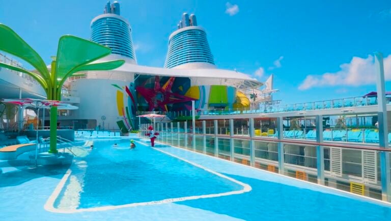Empty cruise pool - stay on a cruise ship in port