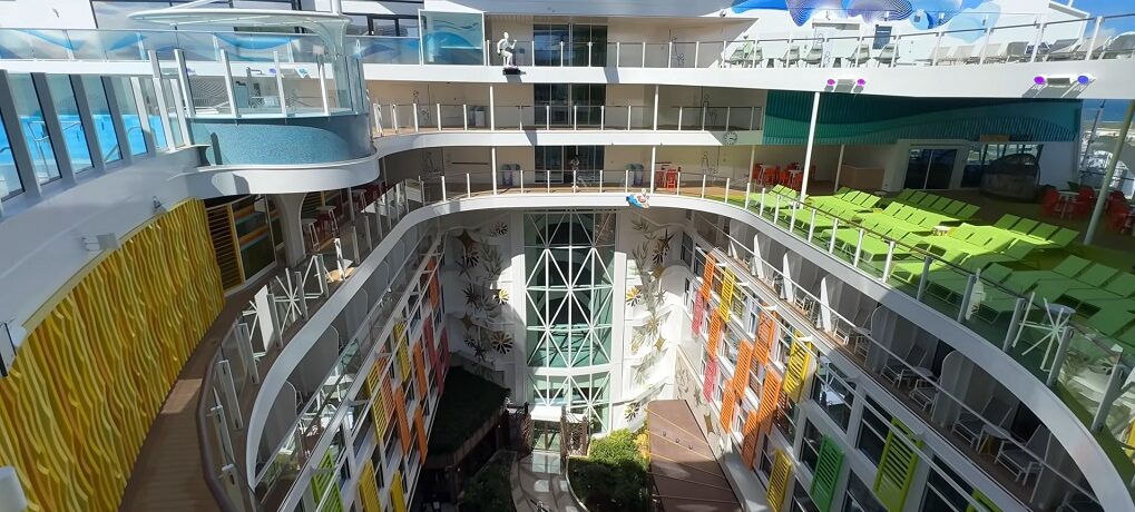 star of the seas cabin to avoid - Interior hallway near elevators showing elevator 