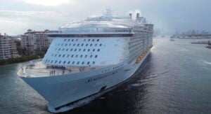 Symphony of the Seas vs Titanic - Symphony leaving port