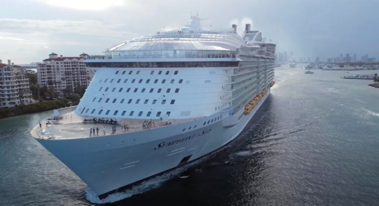 Symphony of the Seas vs Titanic - Symphony leaving port