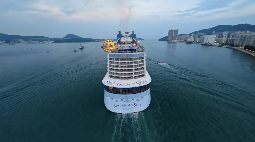 Spectrum of the seas back shot