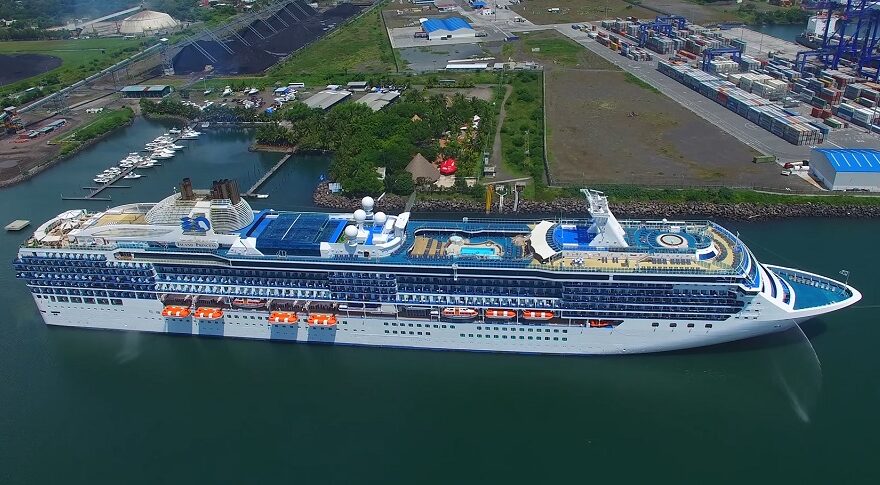 Coral class cruise ship princess Island Princess exterior