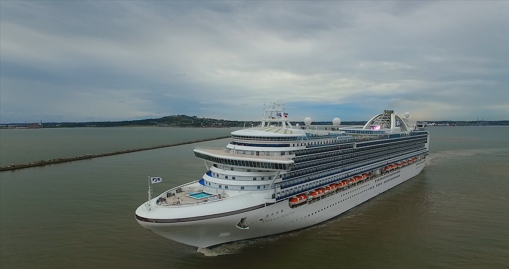 Princess Emerald, princess cruise ship exterior photo