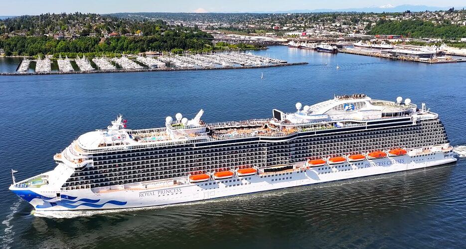 Princess Royal, Princess cruise ship exterior photo