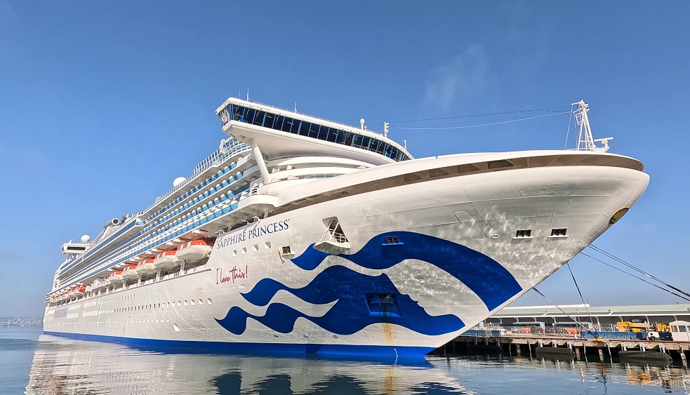 Royal-class cruise ship princess sapphire exterior