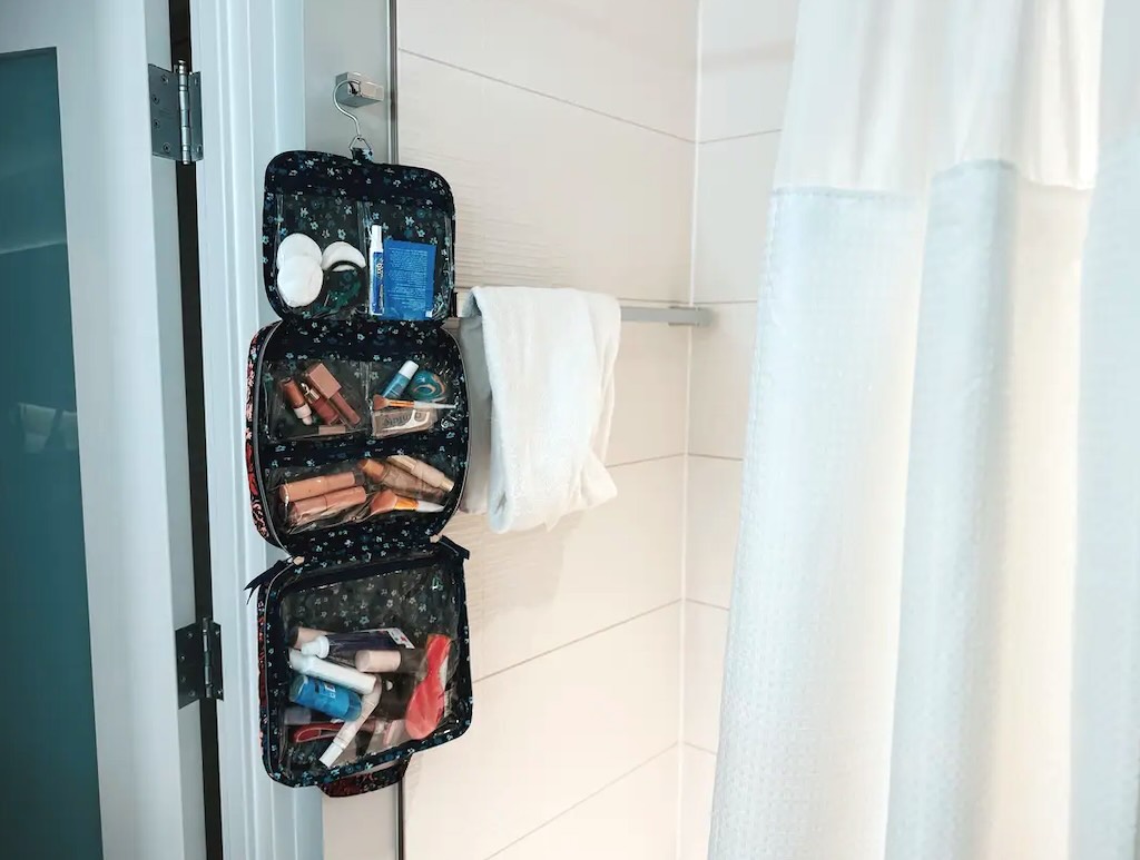 Hanging Travel Organizer Hanging Travel Organizer