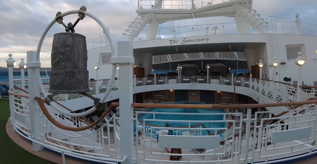 Crown princess review: Crown princess sanctuary pool