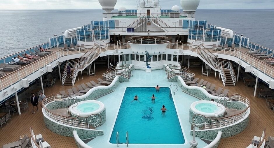 Grand Princess Review: Grand Princess Pool Deck