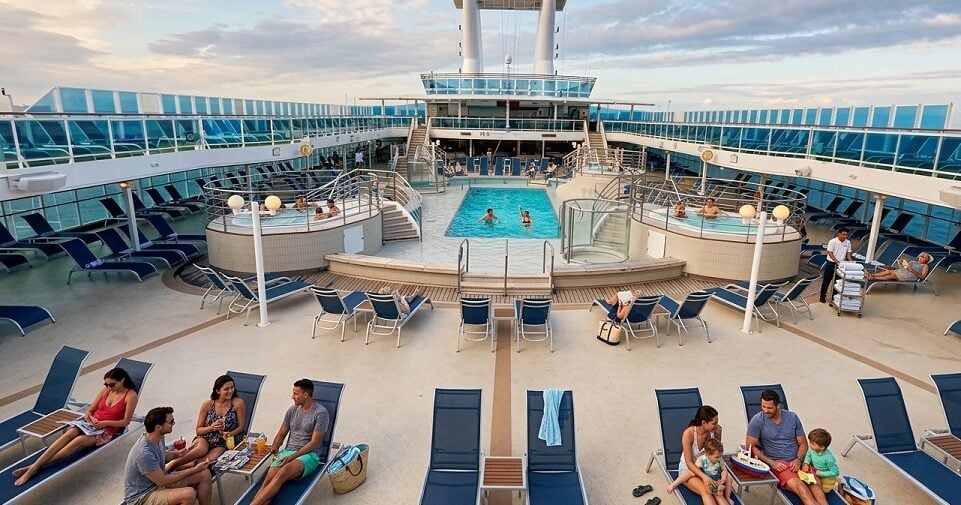 Island Princess review: Island Princess pool deck