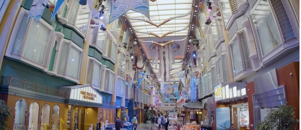 Things to Do on Liberty of the Seas: Liberty of the Seas' Royal promenade area for family to shopping and dinning 
