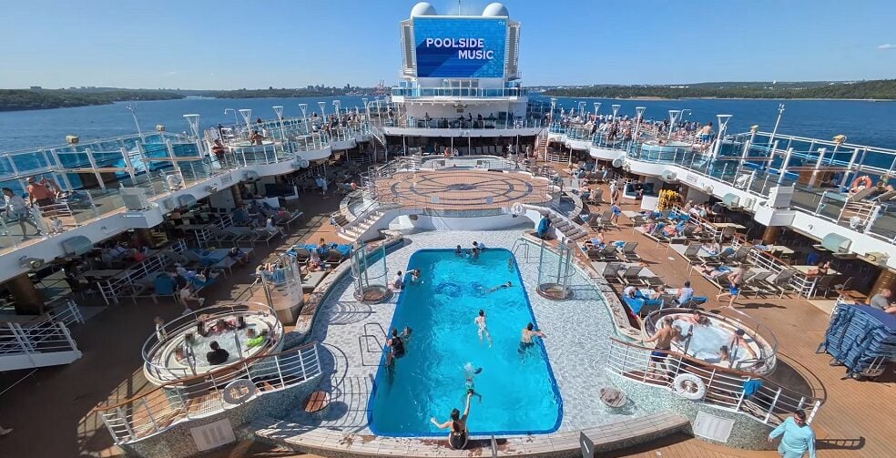 Majestic Princess Review: Princess Majestic Princess pool deck