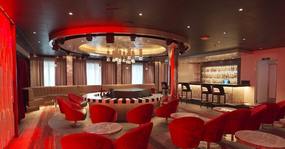 Carnival Horizon Review: Carnival Horizon Piano Bar