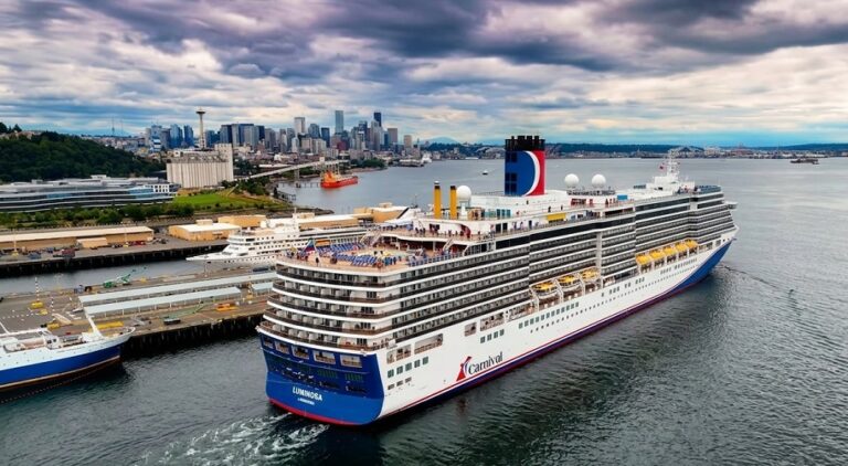 Carnival Luminosa Review: Carnival Luminosa Cruise Ship