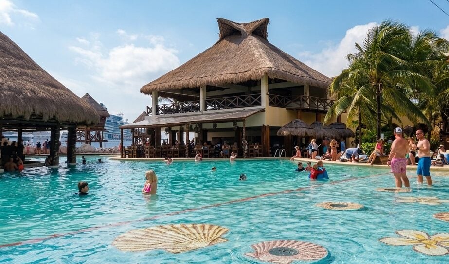 Costa Maya Mexico Cruises: Costa Maya Mexico Cruise Port First pool area