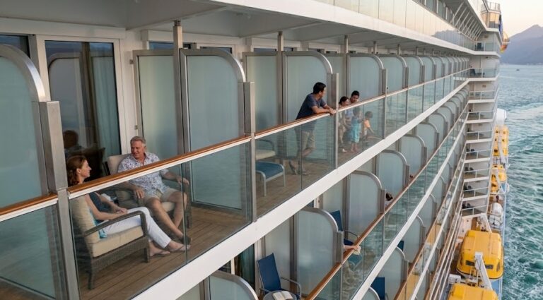 Cruise hacks - Cruise ship balcony divider