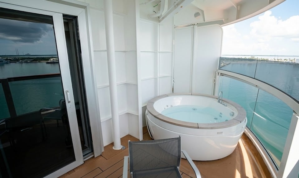 MSC Cruises Cabins to avoid - MSC Cruises whirlpool cabin exterior with whirlpool and oceanview