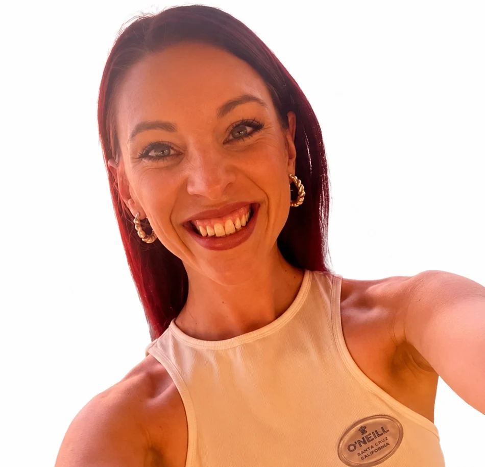 Caroline Peters Cruise Director: Royal Caribbean Ships, Honest Reviews & Upcoming Schedule 2026