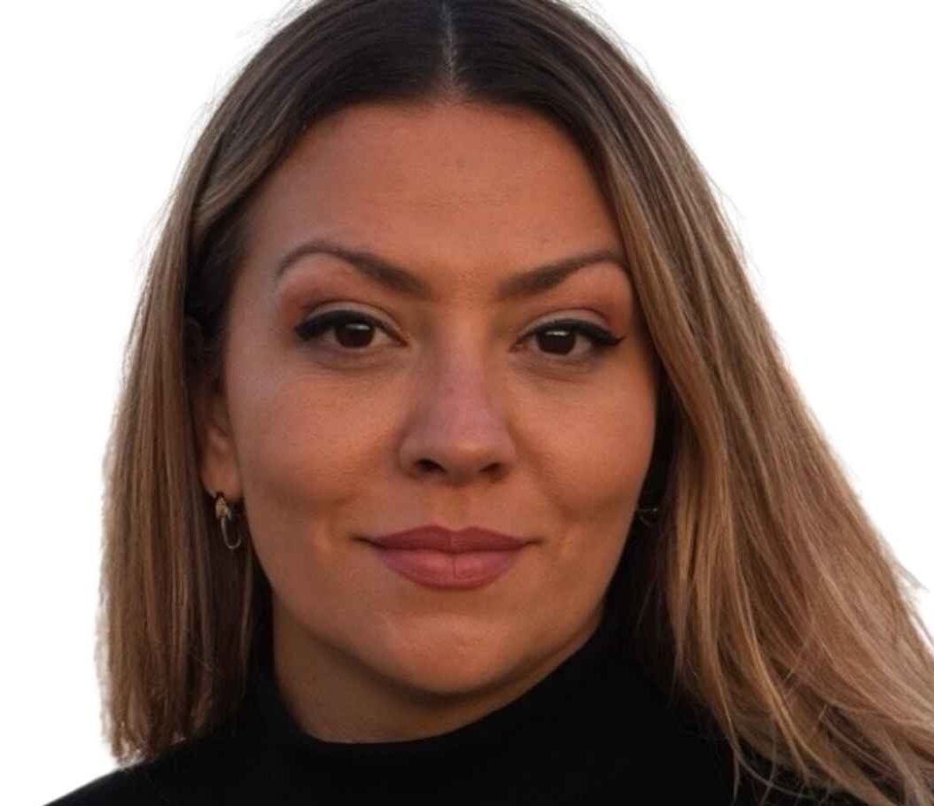Michelle Oliveira Cruise Director: Bio, Career History, Honest Reviews, and 18+ Years of Experience