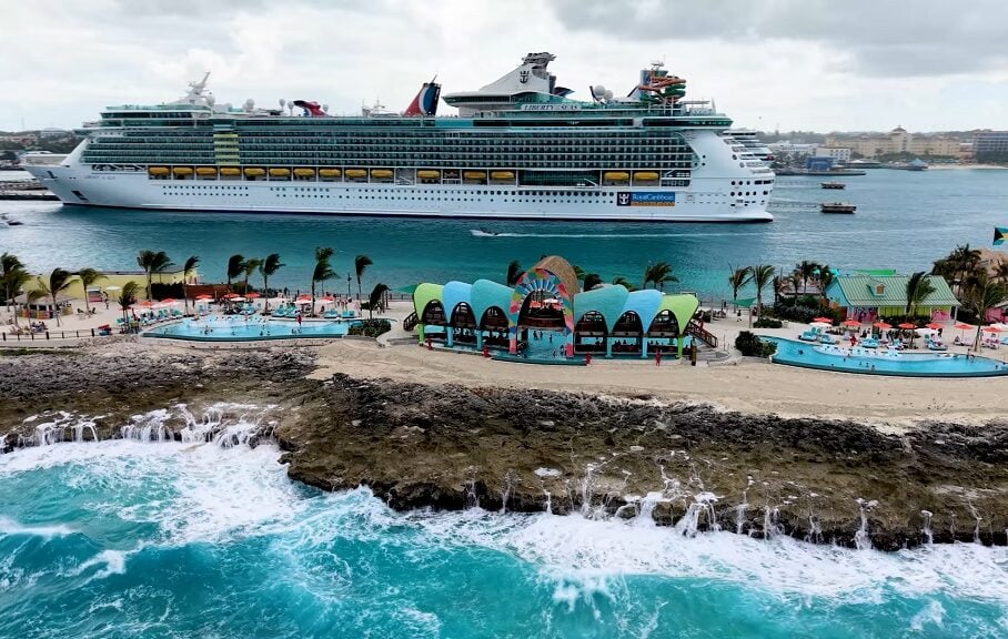 Royal Beach Club Paradise Island: 9 Smart Ways to Know If the Day Pass Is Worth It 2026