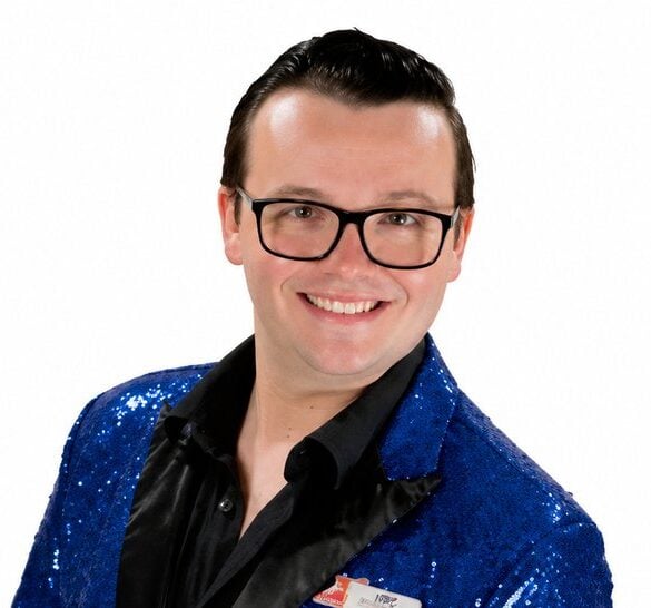 Leo Alexander cruise director
