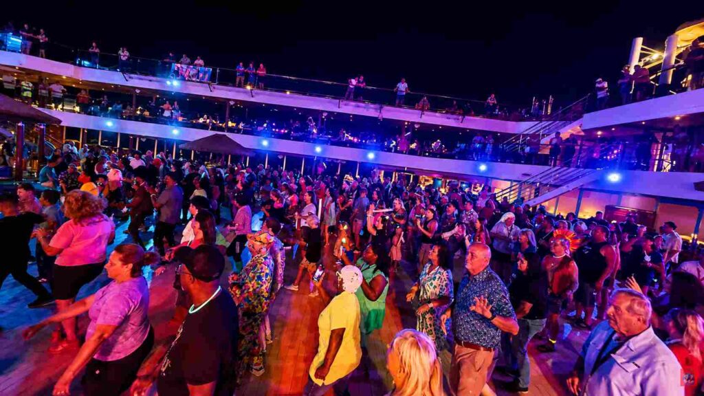 Carnival vista party