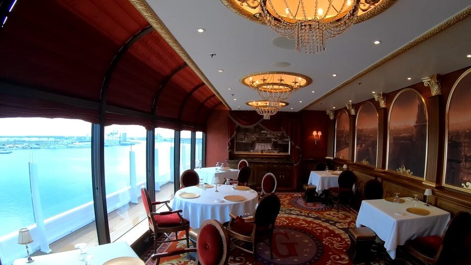 Disney Dining area