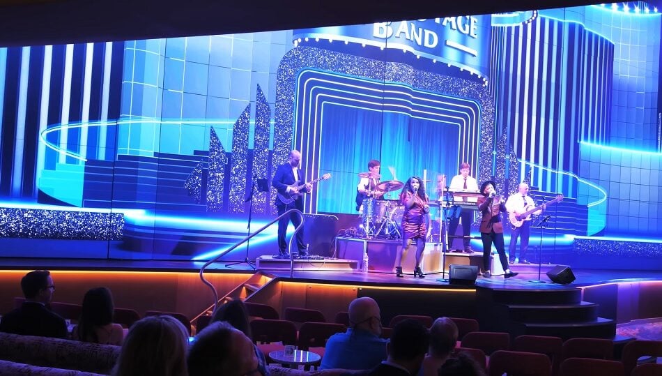 Mardi Grass ship music show