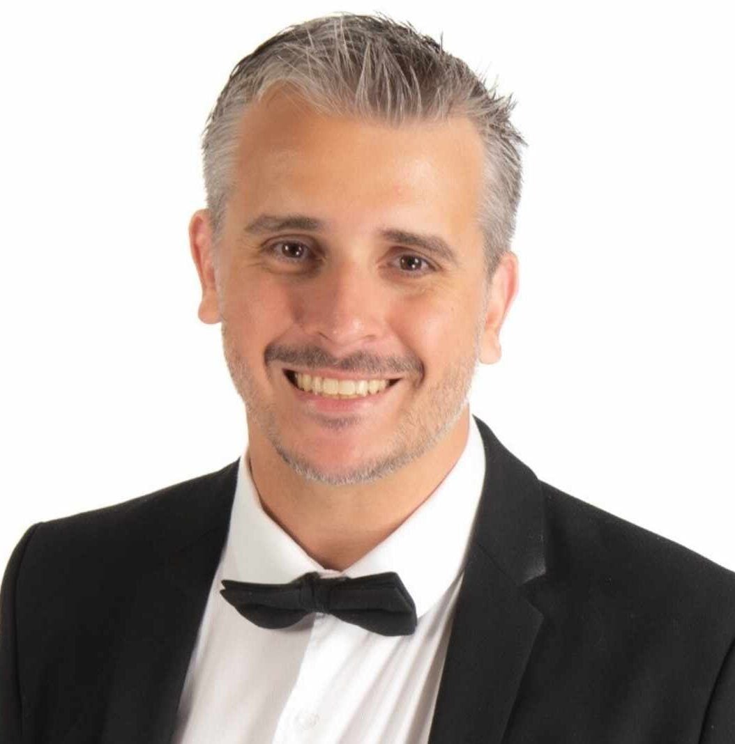 Bern Fernandes Cruise Director: Bio, Career Journey, Honest Feedback, and 15+ Years of Experience