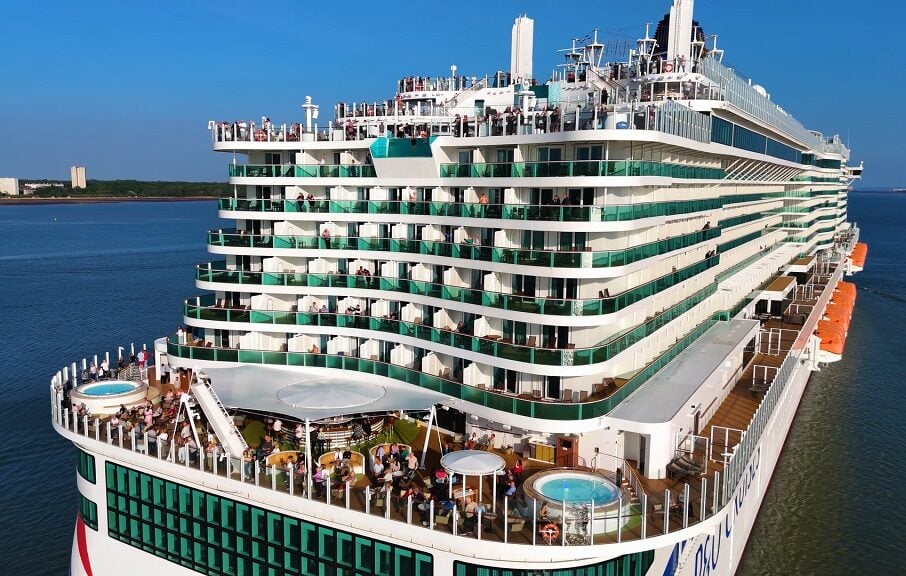 P&O Ariva Cruise Ship Back View