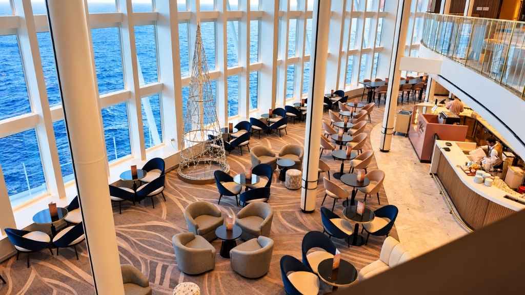 P&O Vista Lounge