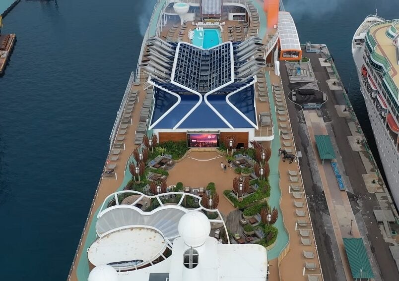 Celebrity Cruise Roof Top Garden