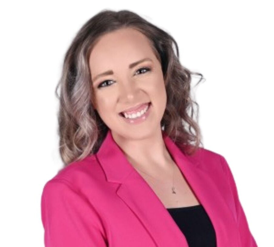Charne Marais Cruise Director: Bio, Career History, and Honest Reviews