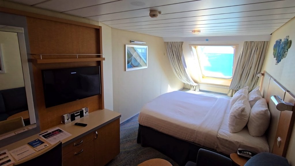 Front ocean view cabin of cruise ship