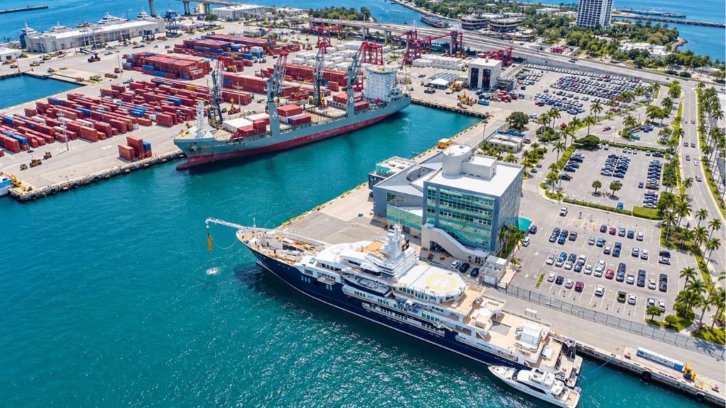 Port of Palm Beach Parking & Arrival Guide in 3 Easy Steps