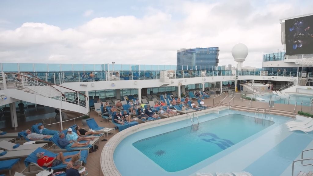 Sun Princess Pool Area
