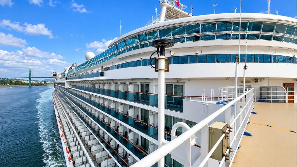 front cruise cabin balcony